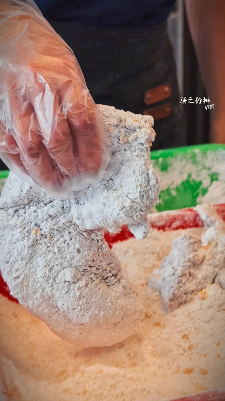 騰之雞排|高雄楠梓|必吃!脆皮雞排皮脆、肉厚又多汁!單點炸物涮嘴必點!在地人氣雞排專賣,一吃愛上! - 第7張圖 騰之雞排|高雄楠梓|必吃!脆皮雞排皮脆、肉厚又多汁!單點炸物涮嘴必點!在地人氣雞排專賣,一吃愛上!