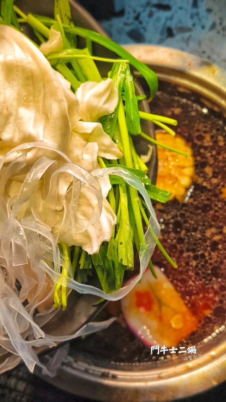 鬥牛士二鍋|高雄楠梓|二鍋升級2.0,高CP肉肉吃起來,通關密語、四人同行,再給你超浮誇療癒系超大肉盤! - 第42張圖 鬥牛士二鍋|高雄楠梓|二鍋升級2.0,高CP肉肉吃起來,通關密語、四人同行,再給你超浮誇療癒系超大肉盤!