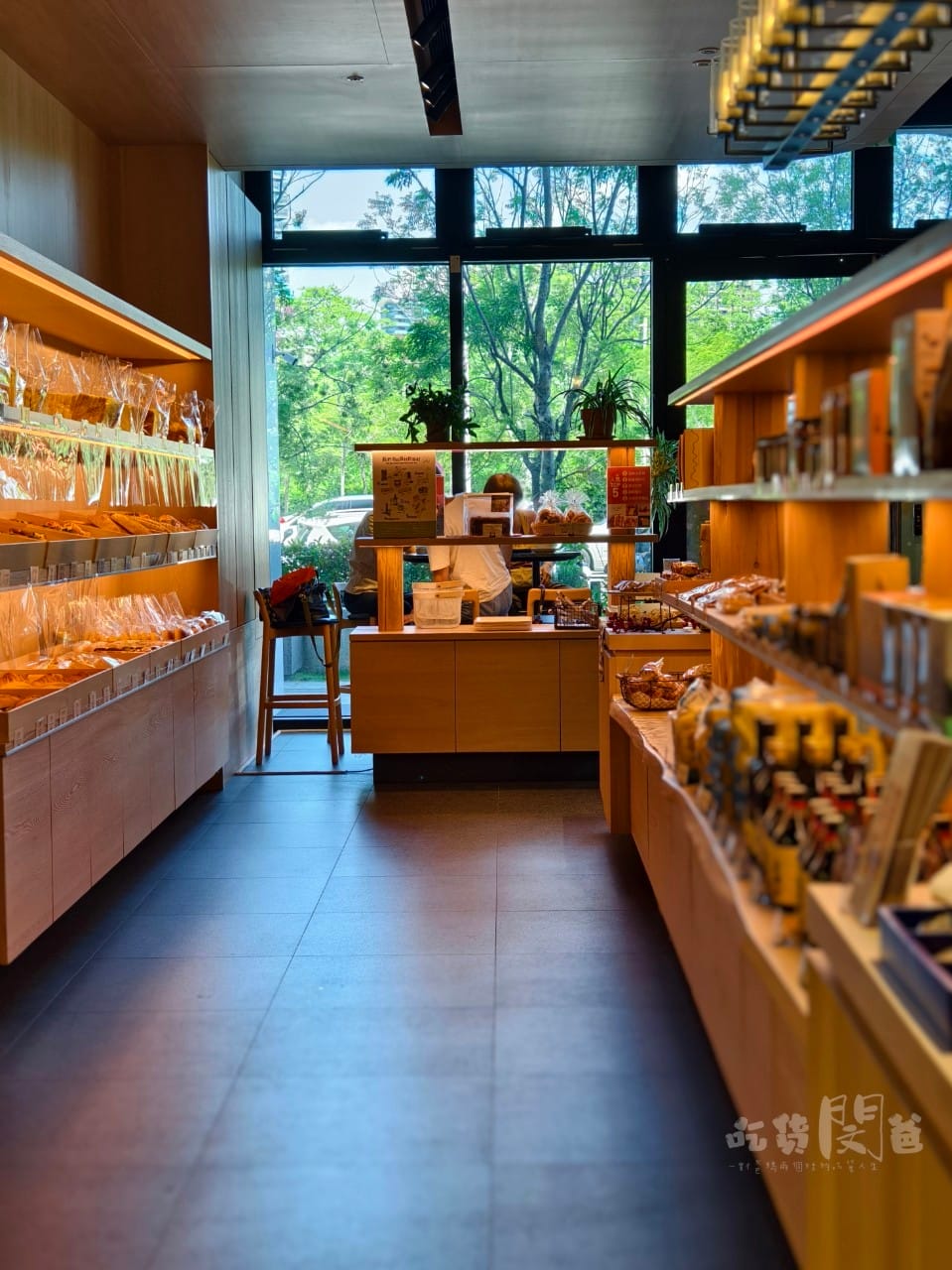 LA ONE Bakery烘焙坊｜高雄鼓山｜今年爸爸節就吃這家！麵包蛋糕夠狂！披薩甜點一吃愛上！