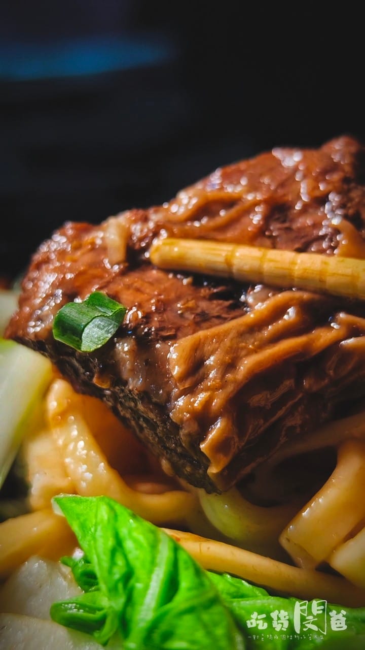 傑紅燒豬肉麵(原味食尚)|高雄三民|豬肉麵招牌必吃,炸醬、鍋燒麵超夠味,隱藏版小食堂一吃愛上! - 第17張圖 傑紅燒豬肉麵(原味食尚)|高雄三民|豬肉麵招牌必吃,炸醬、鍋燒麵超夠味,隱藏版小食堂一吃愛上!