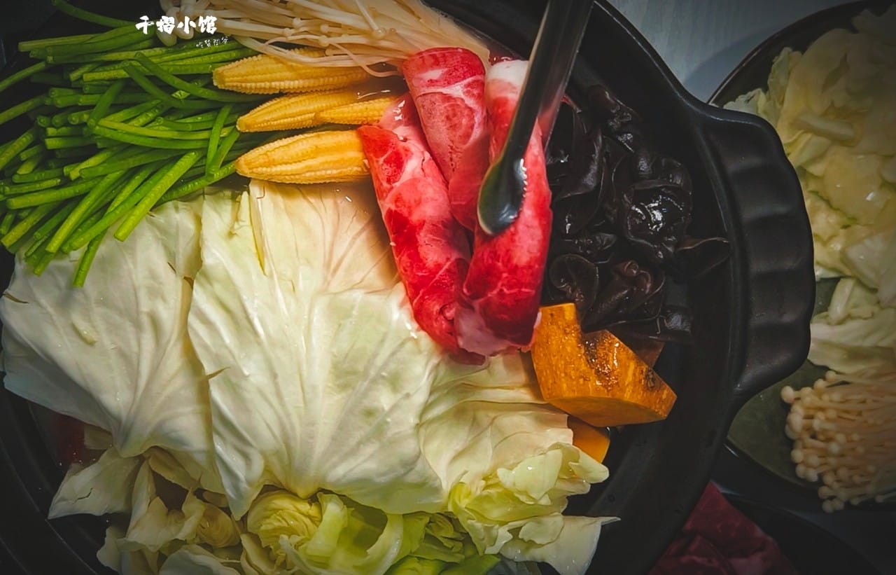 高雄武廟火鍋推薦│千槢小館│酸菜白肉鍋、胡椒豬肚必吃、無敵叉燒飯、泰式涼拌魷魚、起司芋見泥,一吃愛上 - 第3張圖 高雄武廟火鍋推薦│千槢小館│酸菜白肉鍋、胡椒豬肚必吃、無敵叉燒飯、泰式涼拌魷魚、起司芋見泥,一吃愛上