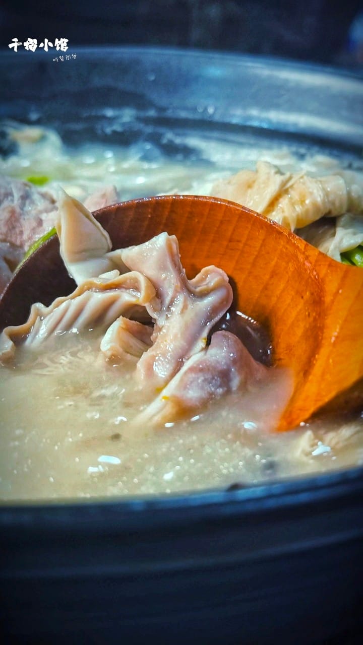 高雄武廟火鍋推薦│千槢小館│酸菜白肉鍋、胡椒豬肚必吃、無敵叉燒飯、泰式涼拌魷魚、起司芋見泥,一吃愛上 - 第39張圖 高雄武廟火鍋推薦│千槢小館│酸菜白肉鍋、胡椒豬肚必吃、無敵叉燒飯、泰式涼拌魷魚、起司芋見泥,一吃愛上