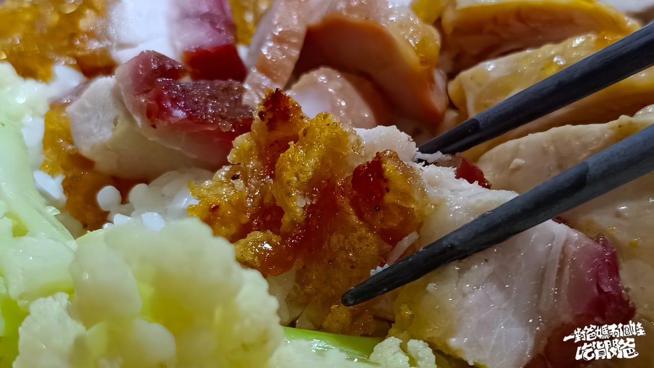 台灣鴨莊｜高雄仁武｜燒鴨皮脆多汁、叉燒鹹甜、油雞獨特醬香、烤豬肉嫩骨酥，在地超人氣便當店！