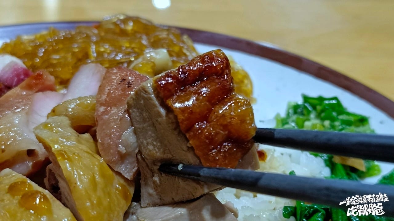 台灣鴨莊｜高雄仁武｜燒鴨皮脆多汁、叉燒鹹甜、油雞獨特醬香、烤豬肉嫩骨酥，在地超人氣便當店！