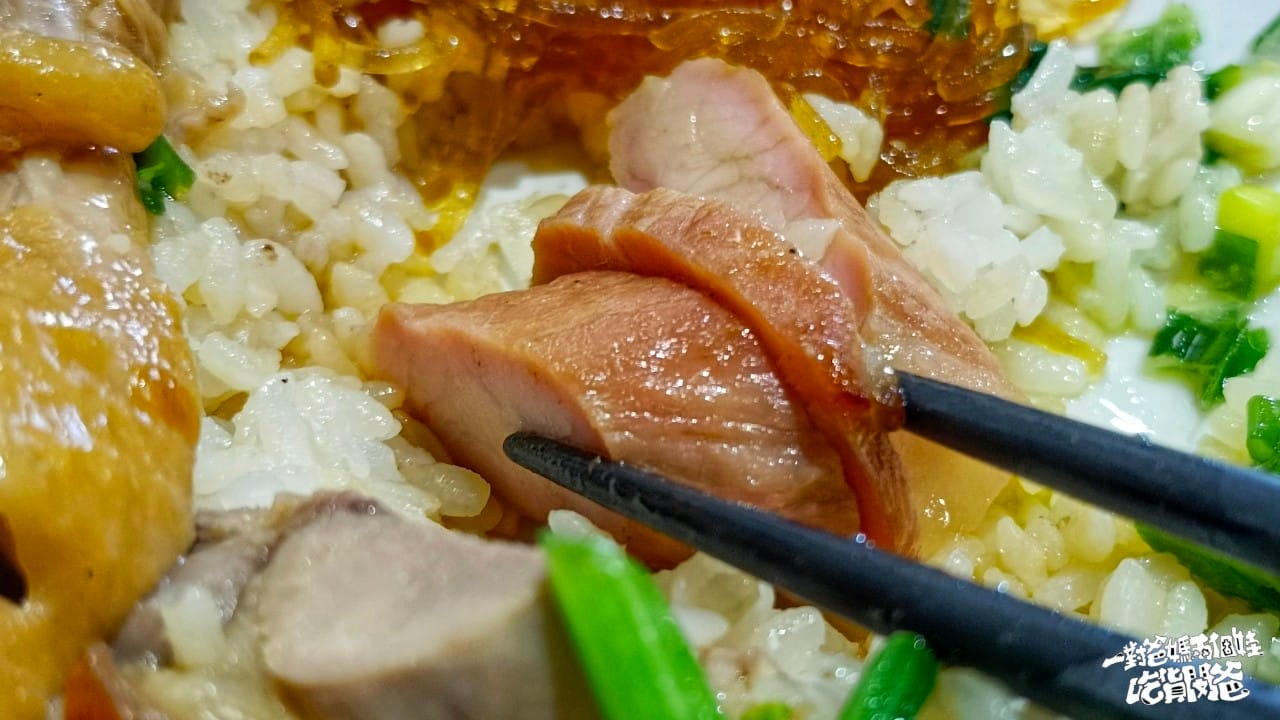 台灣鴨莊｜高雄仁武｜燒鴨皮脆多汁、叉燒鹹甜、油雞獨特醬香、烤豬肉嫩骨酥，在地超人氣便當店！