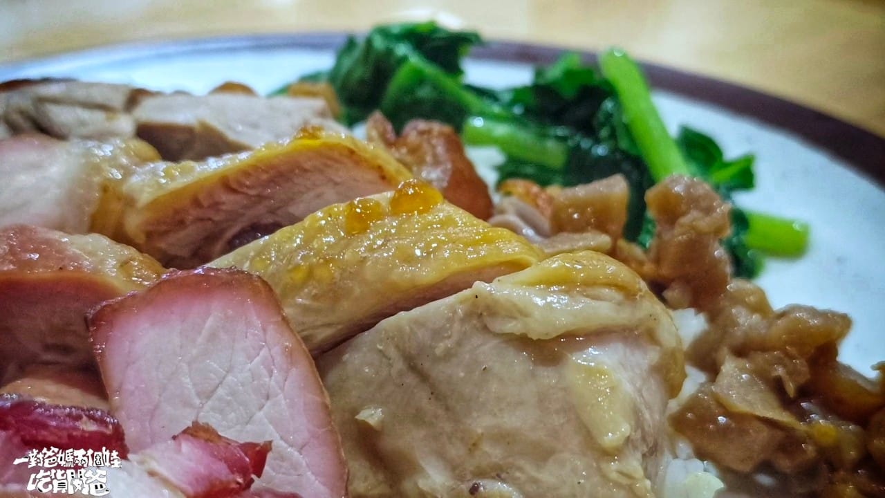 台灣鴨莊｜高雄仁武｜燒鴨皮脆多汁、叉燒鹹甜、油雞獨特醬香、烤豬肉嫩骨酥，在地超人氣便當店！
