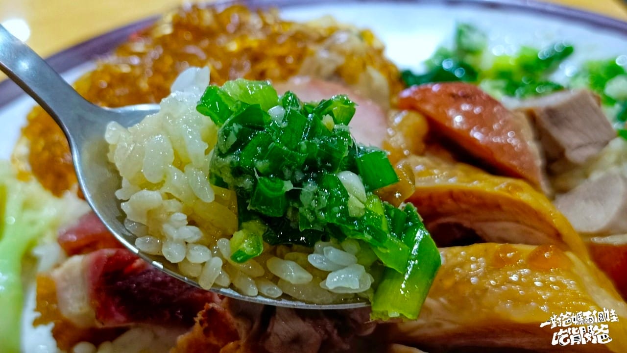 台灣鴨莊｜高雄仁武｜燒鴨皮脆多汁、叉燒鹹甜、油雞獨特醬香、烤豬肉嫩骨酥，在地超人氣便當店！