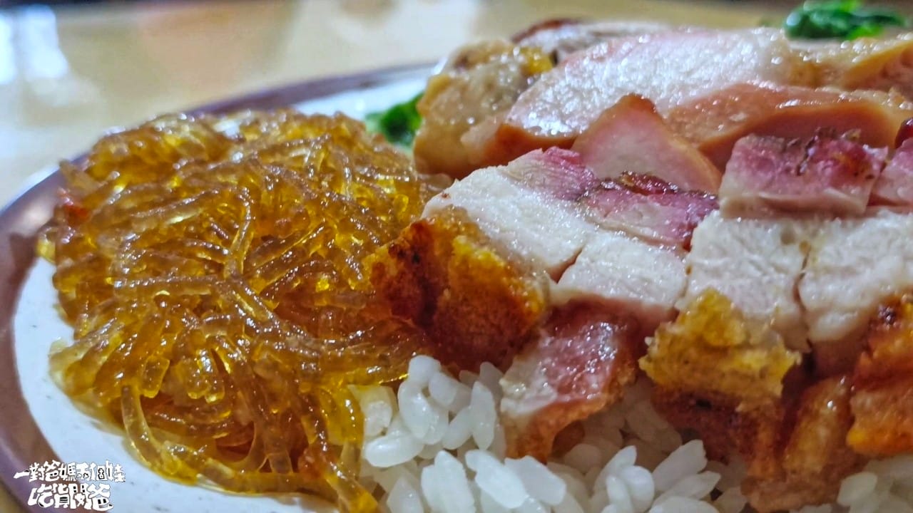 台灣鴨莊｜高雄仁武｜燒鴨皮脆多汁、叉燒鹹甜、油雞獨特醬香、烤豬肉嫩骨酥，在地超人氣便當店！