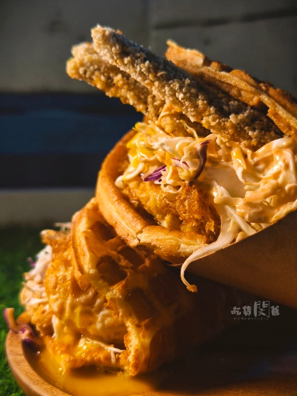 竹力亭炸蛋蔥油餅│台南永康│ 超狂台式下午茶！爆漿炸蛋雞排鬆餅，吃起來酥軟、咬起來飽嘴，一吃愛上！