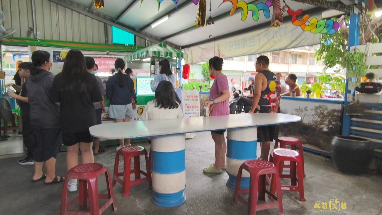 竹力亭炸蛋蔥油餅│台南永康│ 超狂台式下午茶！爆漿炸蛋雞排鬆餅，吃起來酥軟、咬起來飽嘴，一吃愛上！