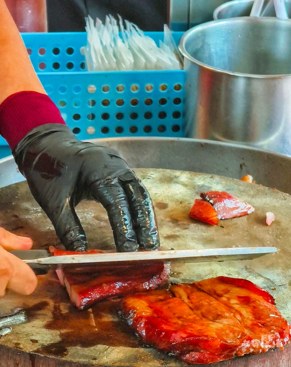 仁記燒臘│高雄左營│超佛！超狂燒臘便當店！口味很討喜！價格超親民！份量超霸氣！讓你一吃成主顧的燒臘店！