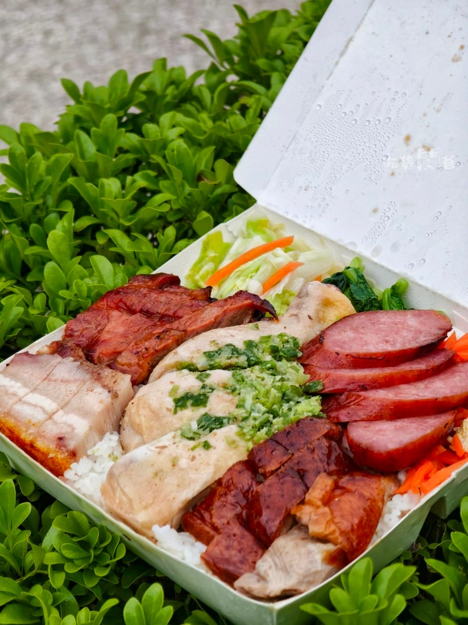 仁記燒臘│高雄左營│超佛！超狂燒臘便當店！口味很討喜！價格超親民！份量超霸氣！讓你一吃成主顧的燒臘店！