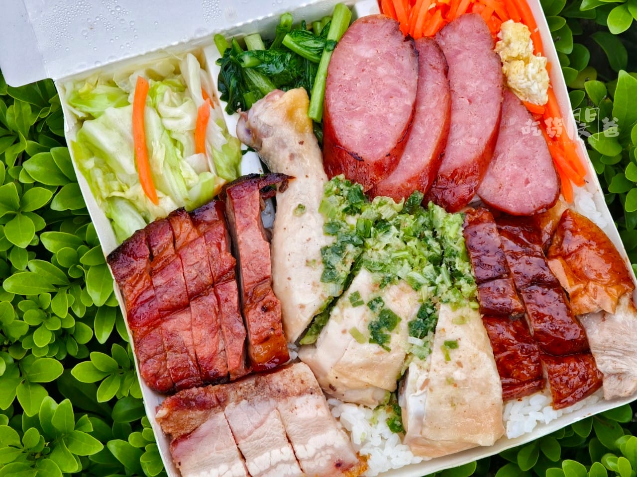 仁記燒臘│高雄左營│超佛！超狂燒臘便當店！口味很討喜！價格超親民！份量超霸氣！讓你一吃成主顧的燒臘店！