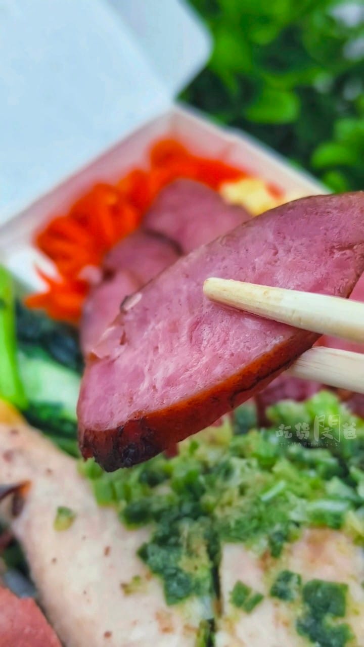 仁記燒臘│高雄左營│超佛！超狂燒臘便當店！口味很討喜！價格超親民！份量超霸氣！讓你一吃成主顧的燒臘店！
