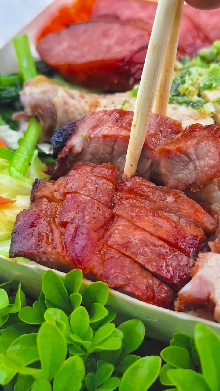 仁記燒臘│高雄左營│超佛！超狂燒臘便當店！口味很討喜！價格超親民！份量超霸氣！讓你一吃成主顧的燒臘店！