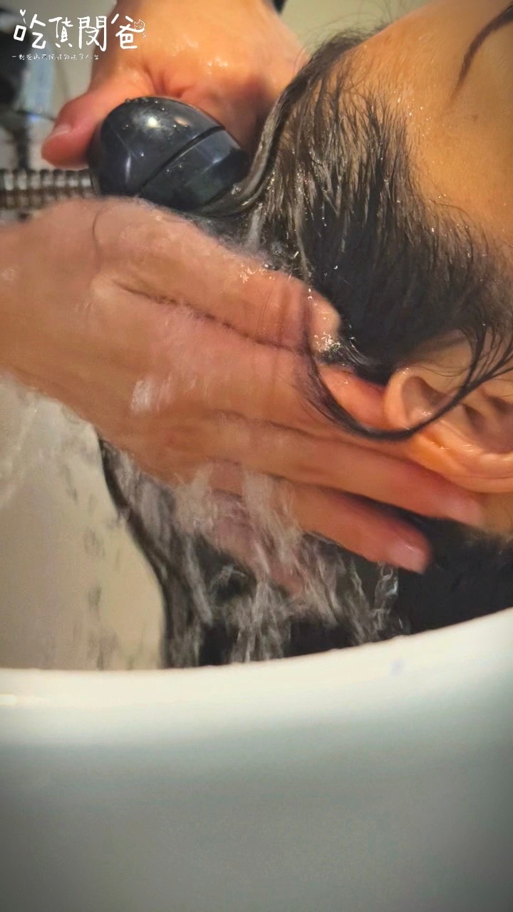 高雄燙染髮推薦│重啟沙龍Restart│當冷茶棕髮色遇上水波紋燙髮，Dcard網推熱門沙龍，老婆瞬間變女神！