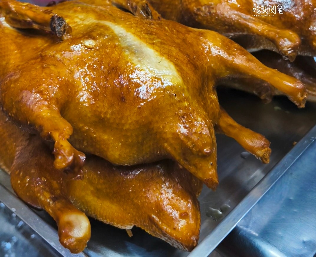 高雄便當推薦│老爺美食館鳳山店│米其林認證的平價便當,迷人焦糖燻鴨香!鴨腿、鴨胸、香茅煎肉混搭鴨絲飯一吃愛上!打包回家! - 第13張圖 高雄便當推薦│老爺美食館鳳山店│米其林認證的平價便當,迷人焦糖燻鴨香!鴨腿、鴨胸、香茅煎肉混搭鴨絲飯一吃愛上!打包回家!