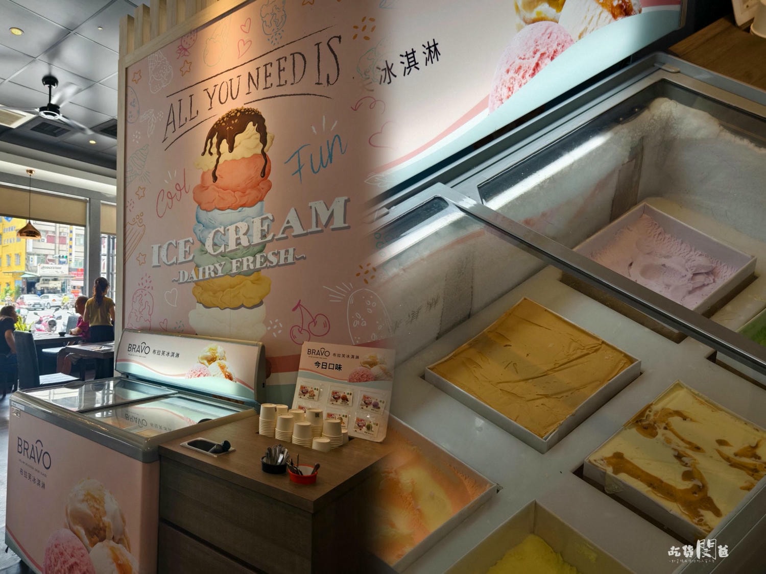 高雄小港吃到飽│靠炙燒牛排│超派牛排CP價！自助吧、鐵板麵還讓你爽爽吃！不吃還好，一吃愛上！