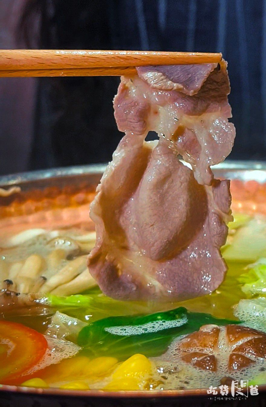 仲板前鍋物│高雄前金│一鍋入魂！巷弄隱藏版！超狂雜炊龍蝦鍋、午間限定甜甜價鍋物，一吃愛上！