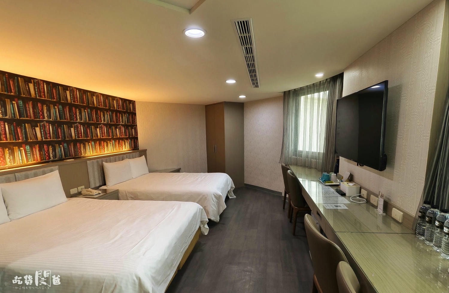台中西區住宿│美之旅│有浴缸、大床，鄰近勤美、草悟道、一中的CP優質住宿！