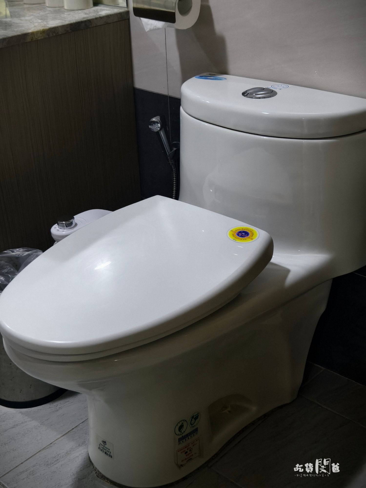 台中西區住宿│美之旅│有浴缸、大床，鄰近勤美、草悟道、一中的CP優質住宿！