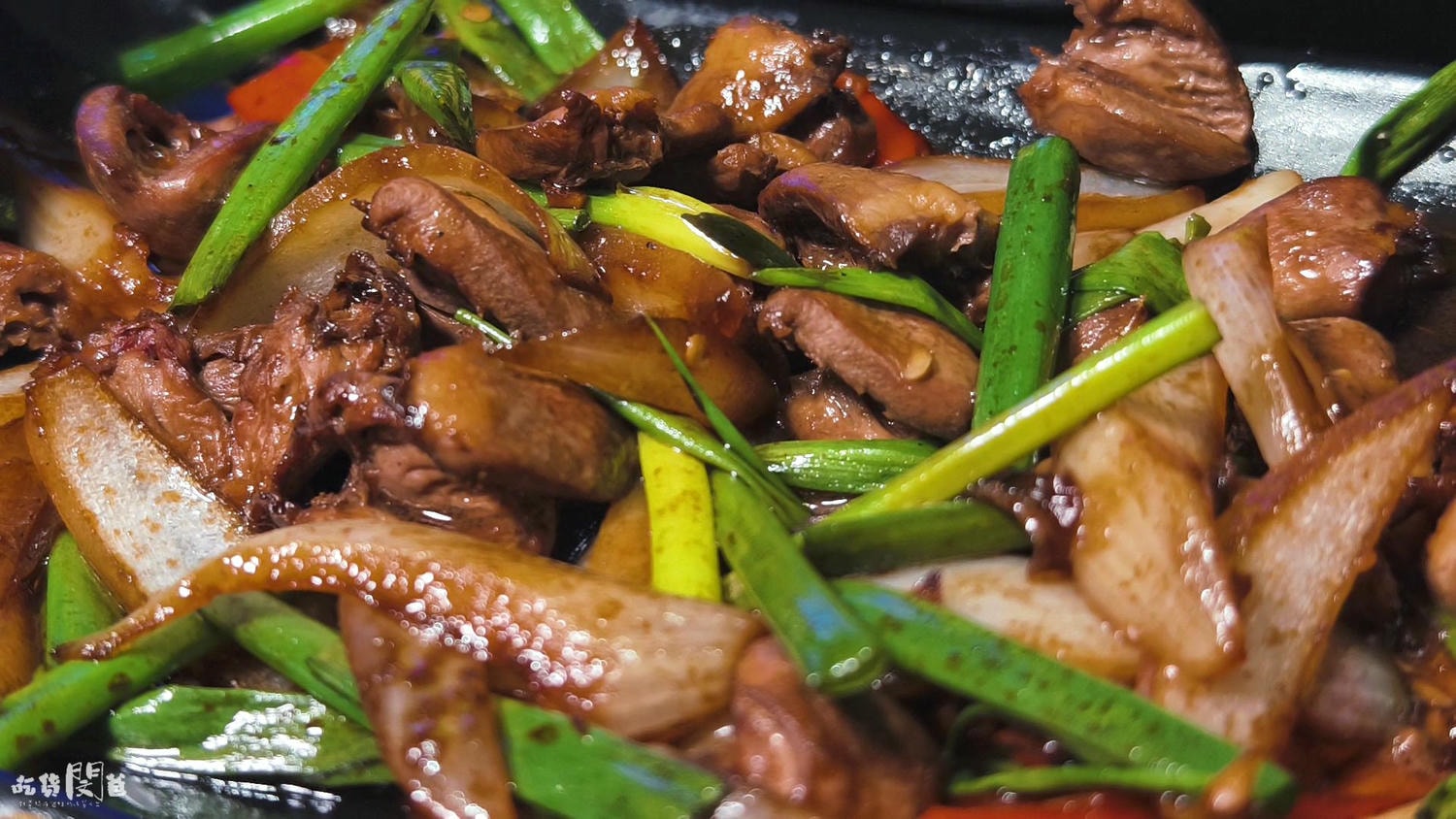 醉地府鐵鍋燉│台中西屯│激推！最強CP消夜場！百元熱炒超厲害，大大鐵鍋大口吃起來！