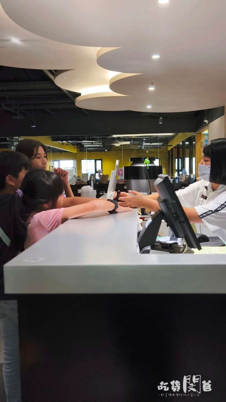 台中鳳凰酒店│入住卡樂親子房，星際樂園、鳳凰食號讓你吃到飽、玩到爽！
