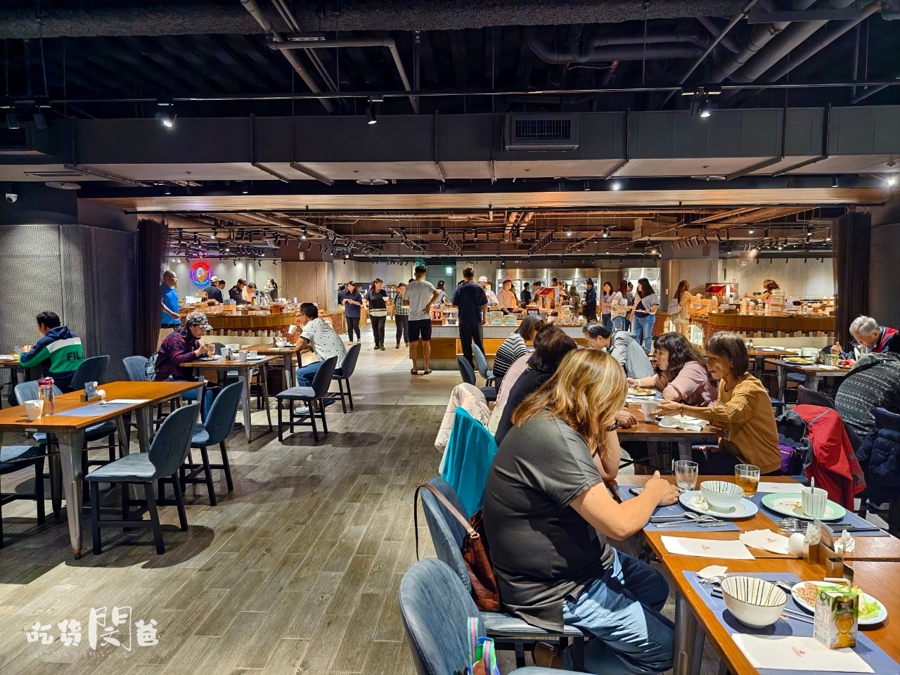 台中鳳凰酒店│入住卡樂親子房，星際樂園、鳳凰食號讓你吃到飽、玩到爽！