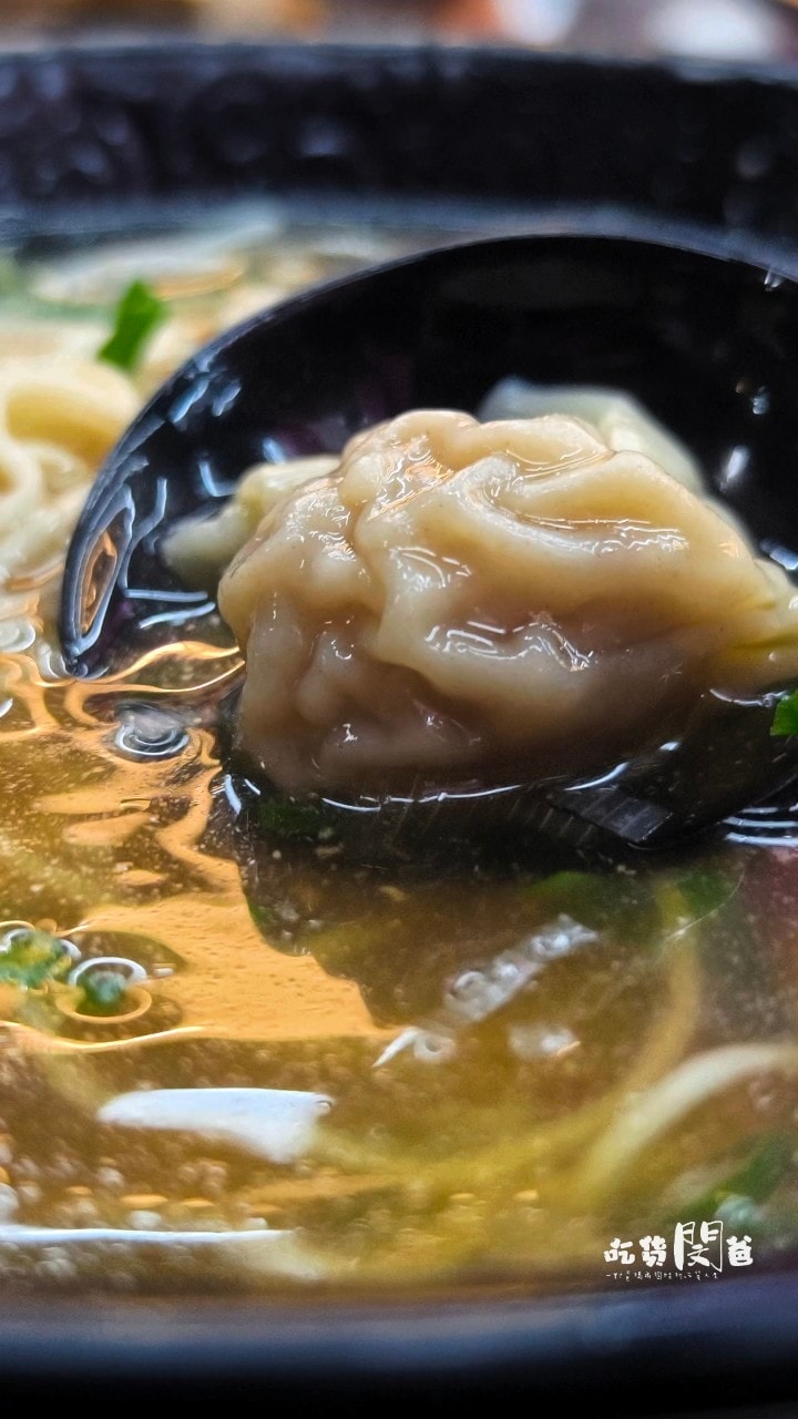 光華路溫家麵館│高雄前鎮│老店新開！麵必吃、滷味必點、湯必喝！高CP宵夜場，你會愛上！