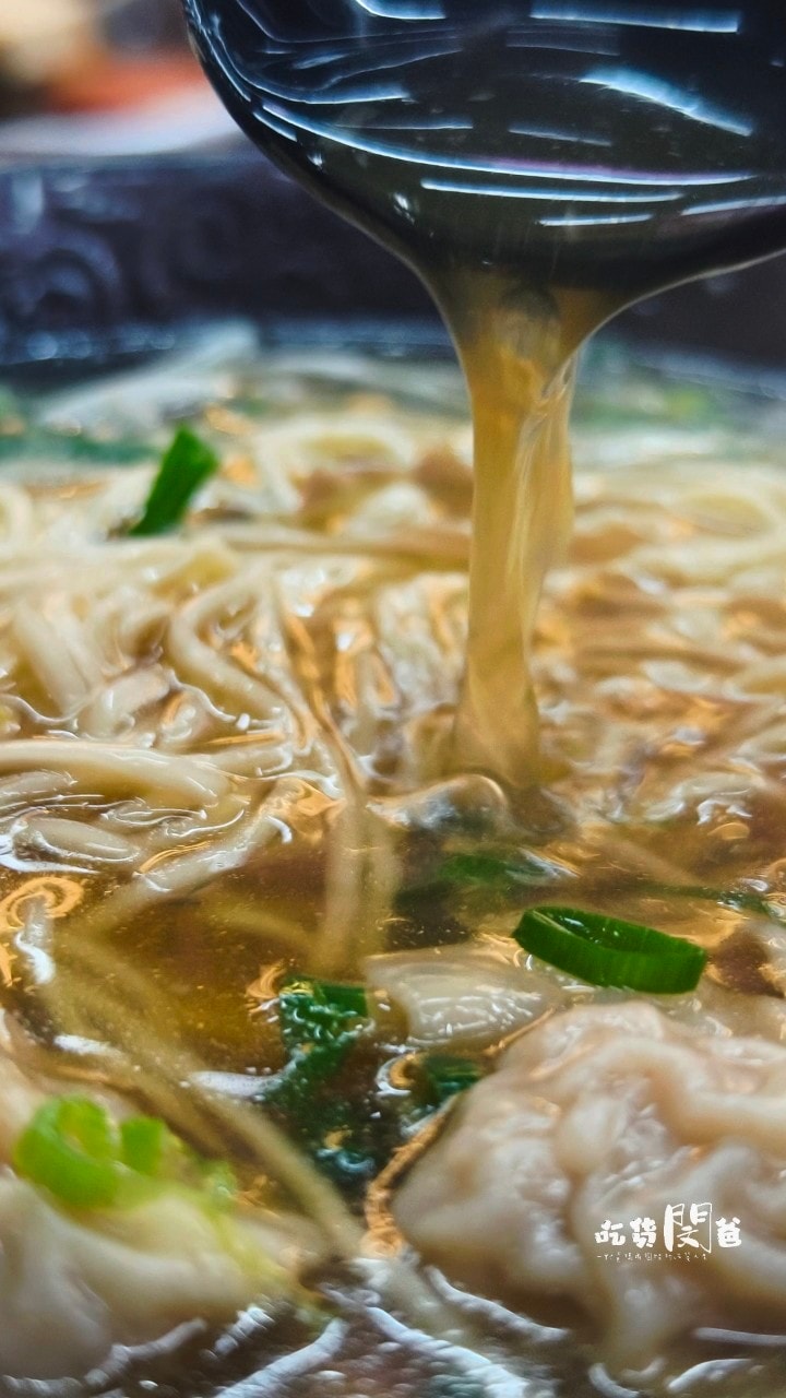 光華路溫家麵館│高雄前鎮│老店新開！麵必吃、滷味必點、湯必喝！高CP宵夜場，你會愛上！