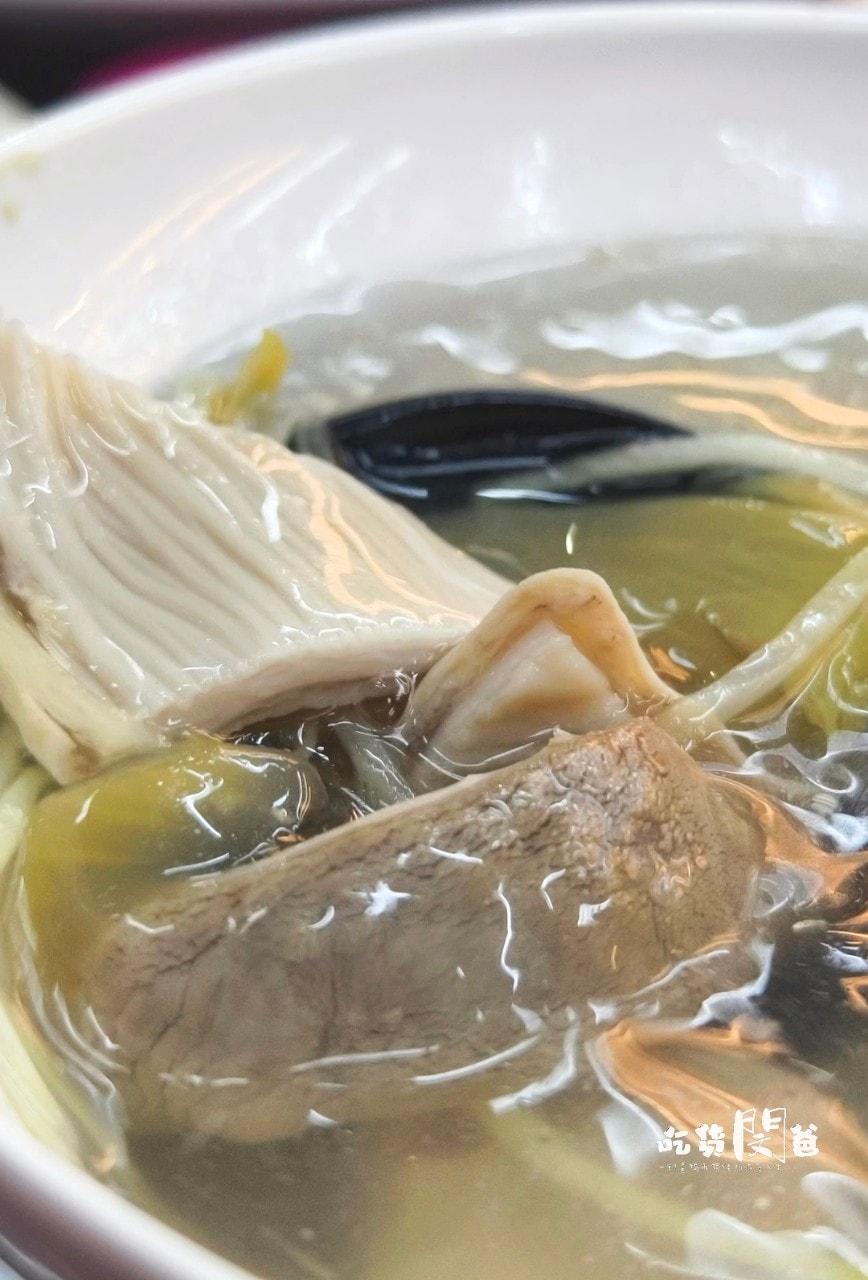 光華路溫家麵館│高雄前鎮│老店新開！麵必吃、滷味必點、湯必喝！高CP宵夜場，你會愛上！