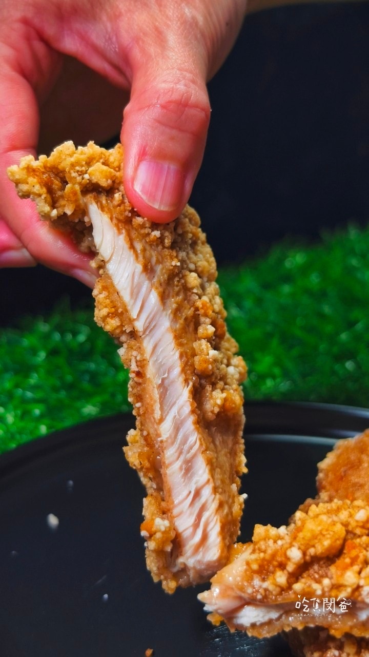 蘋果雞鹹酥雞│高雄鳳山│必吃！厚重多汁的６０元比臉大雞排！超佛！超派！超愛！