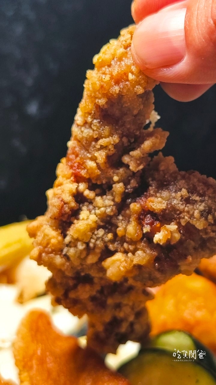 蘋果雞鹹酥雞│高雄鳳山│必吃！厚重多汁的６０元比臉大雞排！超佛！超派！超愛！