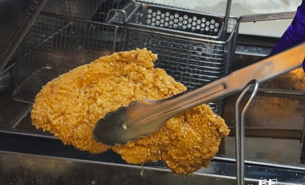 蘋果雞鹹酥雞│屏東萬丹│60元比臉大雞排在萬丹也能吃到!下午茶、晚餐宵夜新選擇! - 第10張圖 蘋果雞鹹酥雞│屏東萬丹│60元比臉大雞排在萬丹也能吃到!下午茶、晚餐宵夜新選擇!