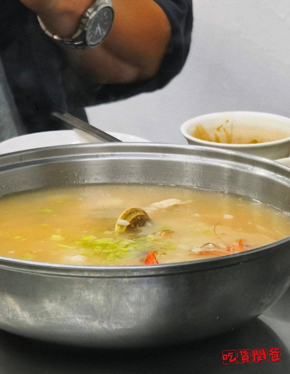 欣漁翁海產粥2.0 │高雄三民 │超狂巨無霸料多多人氣海產粥，一人吃兩人補！