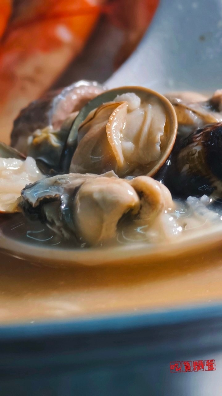 欣漁翁海產粥2.0 │高雄三民 │超狂巨無霸料多多人氣海產粥，一人吃兩人補！