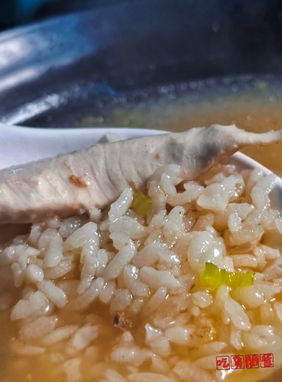 欣漁翁海產粥2.0 │高雄三民 │超狂巨無霸料多多人氣海產粥，一人吃兩人補！