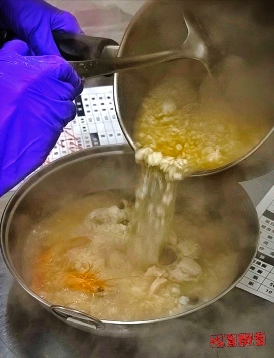 欣漁翁海產粥2.0 │高雄三民 │超狂巨無霸料多多人氣海產粥，一人吃兩人補！
