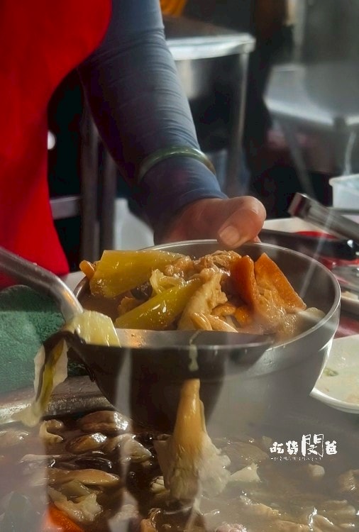三角窗菜尾湯、土豆肉燥飯│高雄大寮│超佛大碗公菜尾,搭個土豆肉燥飯,一吃愛上 ! - 第11張圖 三角窗菜尾湯、土豆肉燥飯│高雄大寮│超佛大碗公菜尾,搭個土豆肉燥飯,一吃愛上 !