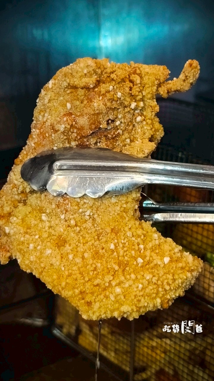 高雄鳳山│蘋果雞│比臉大雞排必吃!再來個沁涼的在地老攤手炒粉圓冰就是爽! - 第8張圖 高雄鳳山│蘋果雞│比臉大雞排必吃!再來個沁涼的在地老攤手炒粉圓冰就是爽!