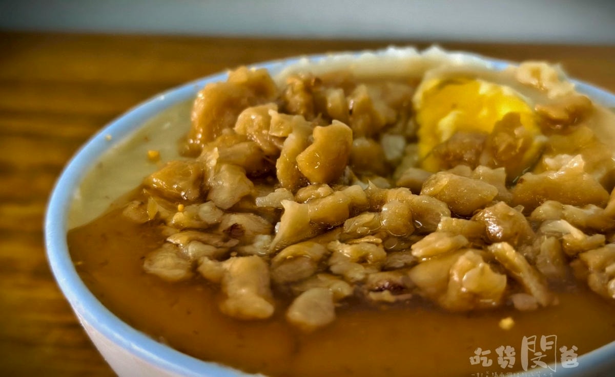 古早味土魠魚碗粿|高雄前鎮,炸魚超讚!肉粽碗粿Q彈,肉羹口感更是討喜! - 第6張圖 古早味土魠魚碗粿|高雄前鎮,炸魚超讚!肉粽碗粿Q彈,肉羹口感更是討喜!