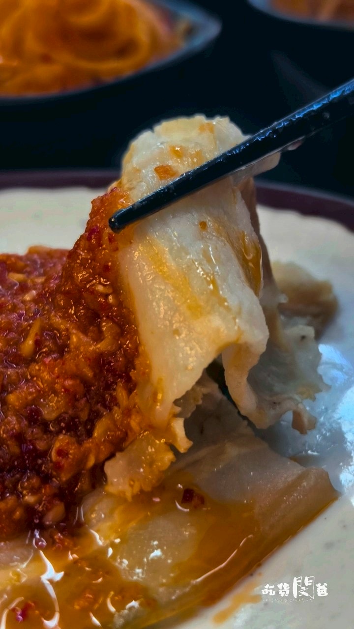 御麵館｜高雄前鎮｜地道四川麻辣麵、肥腸炸醬乾粉，不浮誇！包你一吃會愛上！