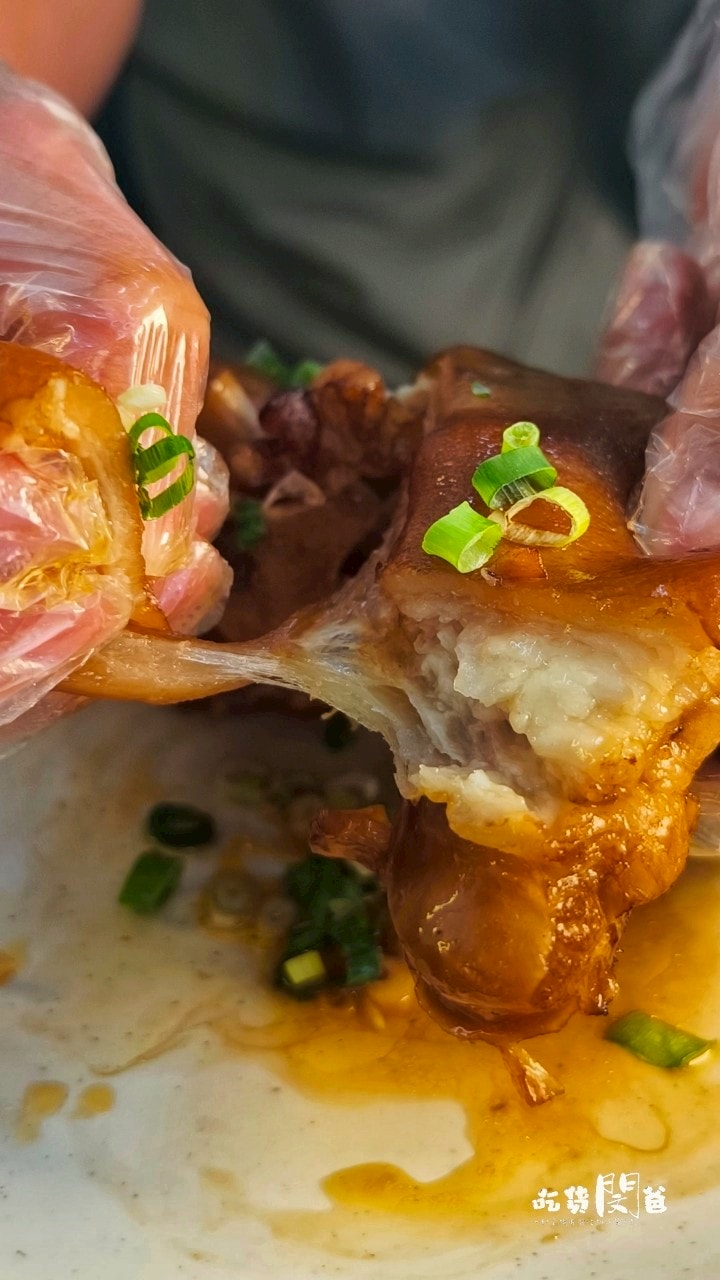 御麵館｜高雄前鎮｜地道四川麻辣麵、肥腸炸醬乾粉，不浮誇！包你一吃會愛上！