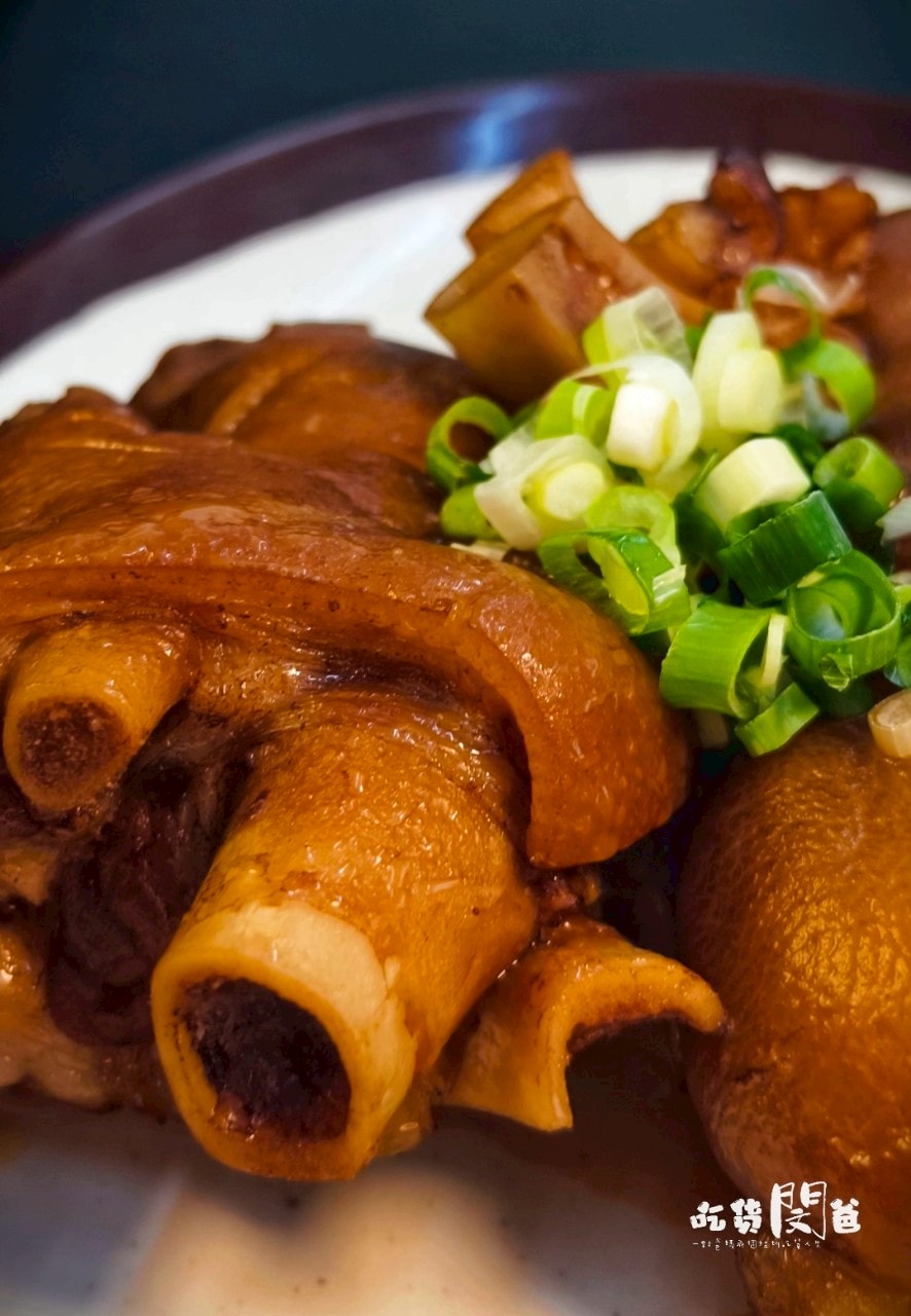御麵館｜高雄前鎮｜地道四川麻辣麵、肥腸炸醬乾粉，不浮誇！包你一吃會愛上！