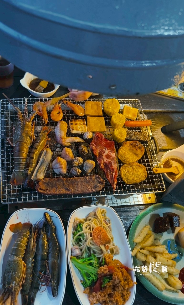 澎島之星｜澎湖吃到飽｜這間很狂！海鮮、肉肉吃到飽、胡椒鳳螺無限吃！口袋餅無限嗑！