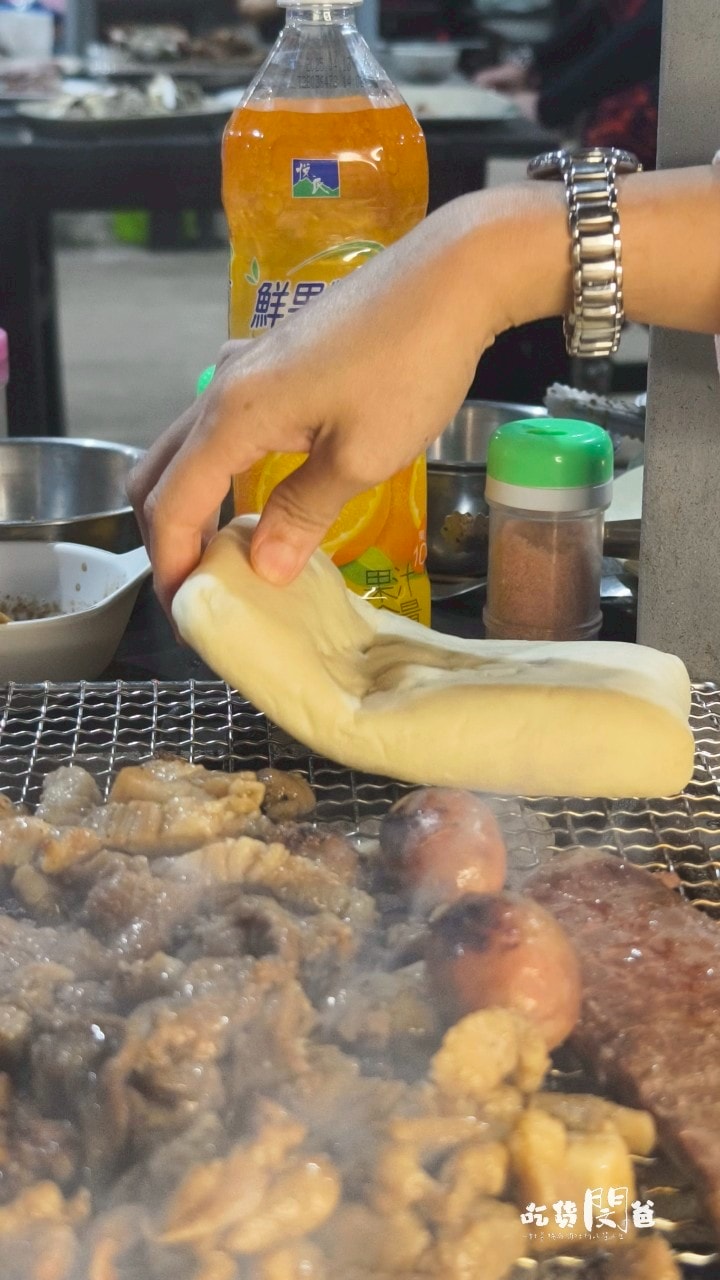 澎島之星｜澎湖吃到飽｜這間很狂！海鮮、肉肉吃到飽、胡椒鳳螺無限吃！口袋餅無限嗑！