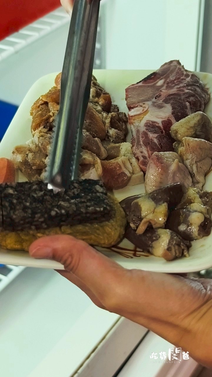 澎島之星｜澎湖吃到飽｜這間很狂！海鮮、肉肉吃到飽、胡椒鳳螺無限吃！口袋餅無限嗑！