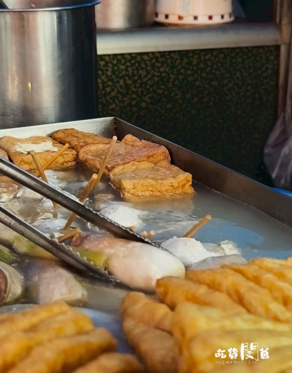 高雄鳳山|國泰花市隱藏版美食一次吃齊!霸氣蚵仔煎、麻辣關東煮、50元玉米,紅茶冰爽爽吃! - 第35張圖 高雄鳳山|國泰花市隱藏版美食一次吃齊!霸氣蚵仔煎、麻辣關東煮、50元玉米,紅茶冰爽爽吃!