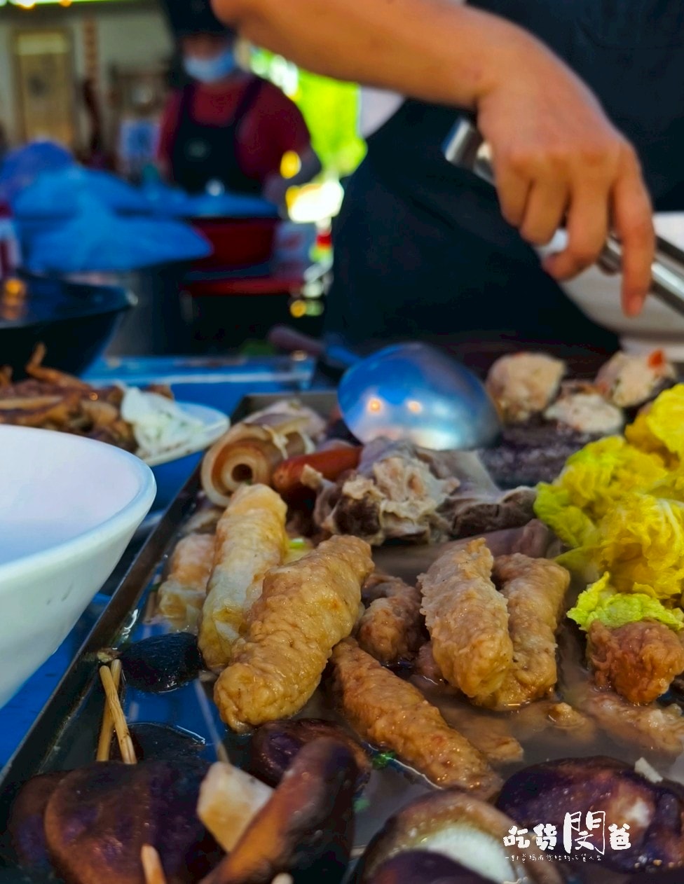 高雄鳳山|國泰花市隱藏版美食一次吃齊!霸氣蚵仔煎、麻辣關東煮、50元玉米,紅茶冰爽爽吃! - 第33張圖 高雄鳳山|國泰花市隱藏版美食一次吃齊!霸氣蚵仔煎、麻辣關東煮、50元玉米,紅茶冰爽爽吃!