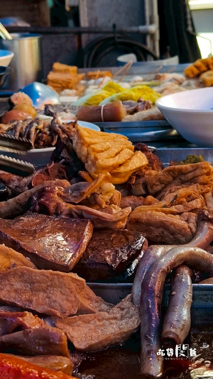 高雄鳳山|國泰花市隱藏版美食一次吃齊!霸氣蚵仔煎、麻辣關東煮、50元玉米,紅茶冰爽爽吃! - 第29張圖 高雄鳳山|國泰花市隱藏版美食一次吃齊!霸氣蚵仔煎、麻辣關東煮、50元玉米,紅茶冰爽爽吃!